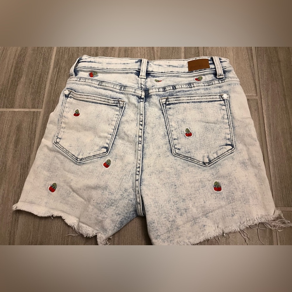 2 PAIRS! BUNDLE! Judy Blue embroidered Shorts Size medium - Picture 12 of 13